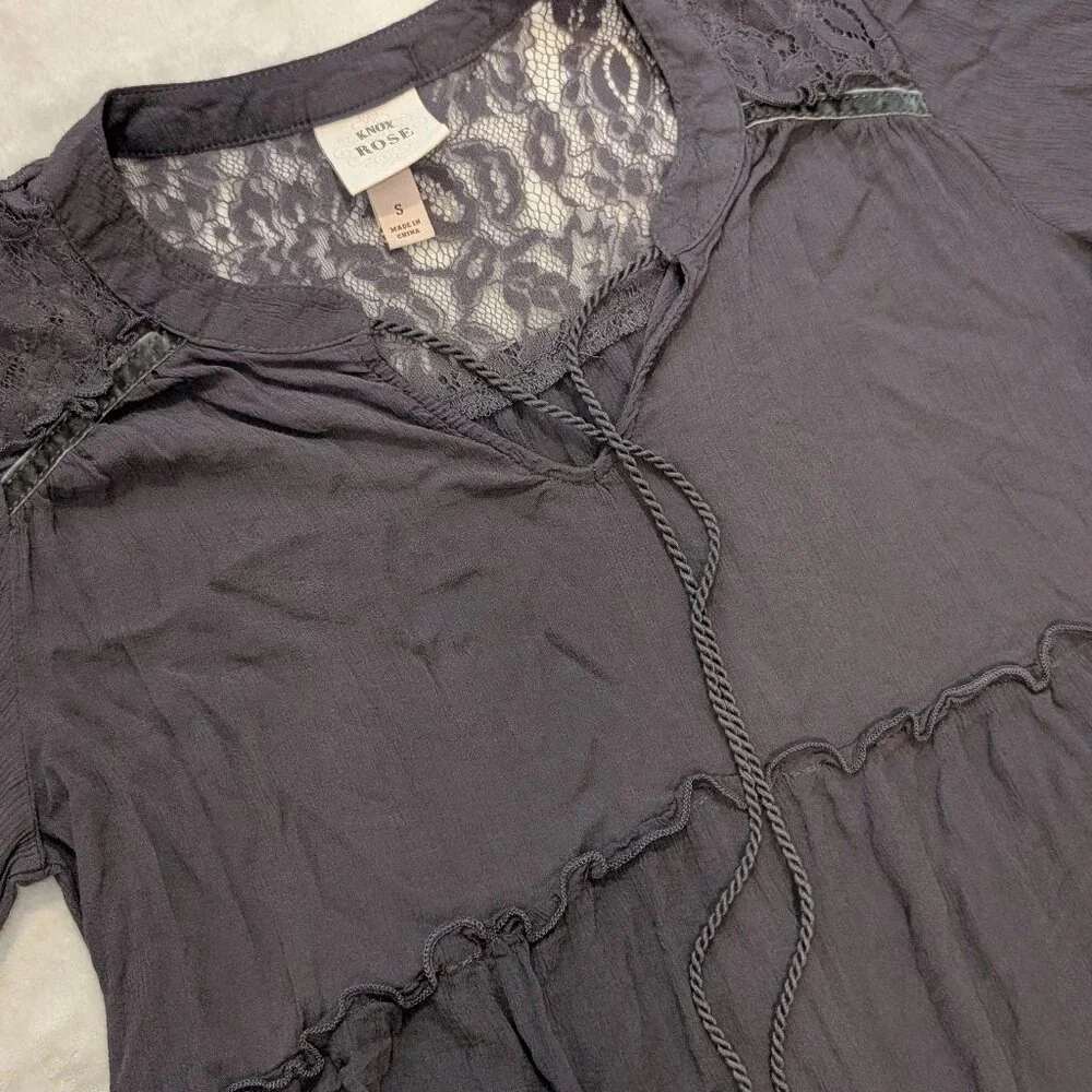 Knox Rose Gray Lace Blouse - Picture 4 of 8